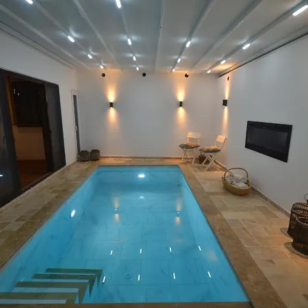 Villa Lilium Villa *